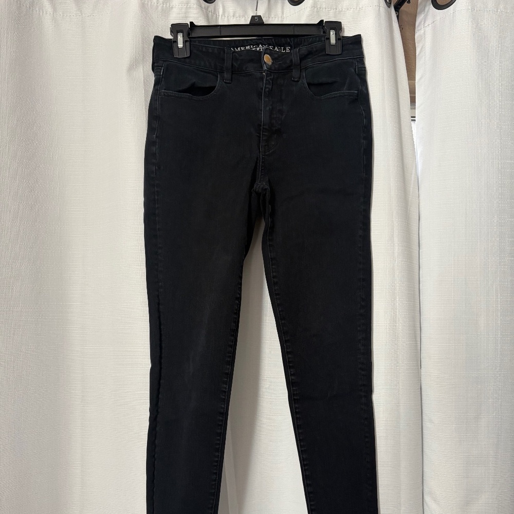 American Eagle size 6 black skinny jeans